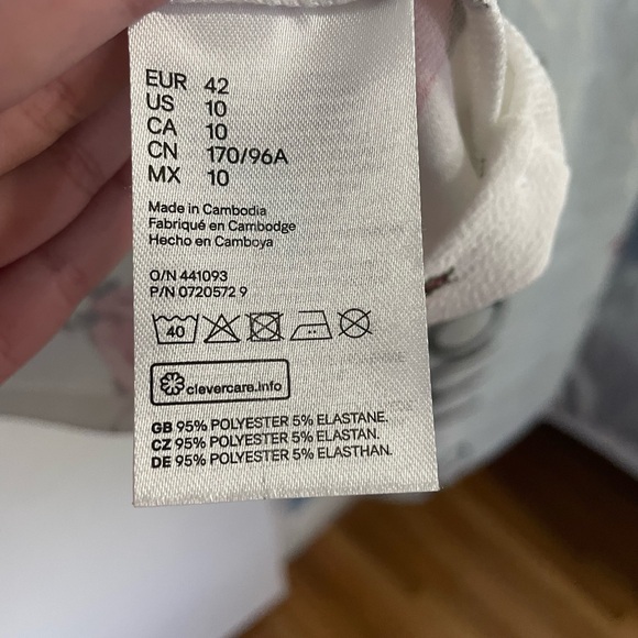 H&M Simple Floral Dress NWT White with Pink Flowers Size 10 - Picture 3 of 4